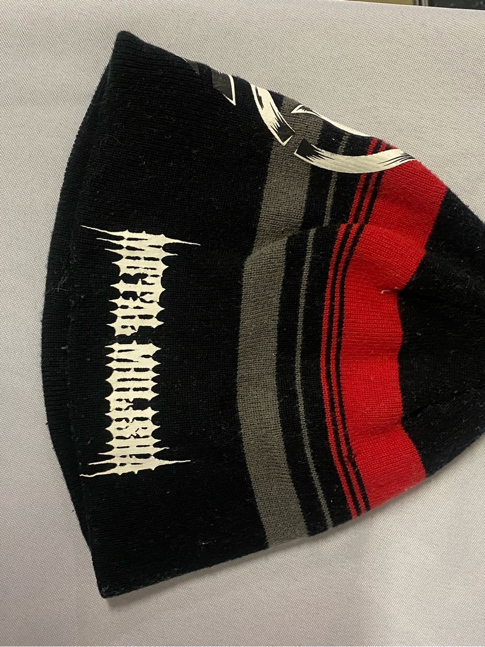 Metal Mulisha Men's Black & Red Knit Beanie with Graphic Skull Accent - Picture 2 of 2